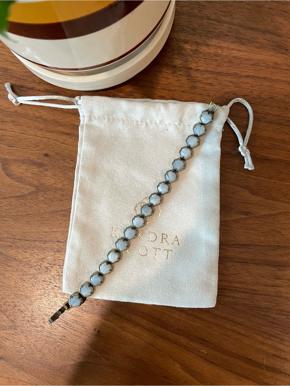 Kendra Scott Lace Bracelet in Vintage Gold and Agate